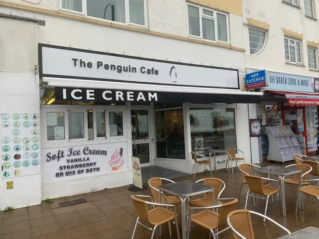 The Penguin Cafe: Seafront Eats in Lee-on-the-Solent
