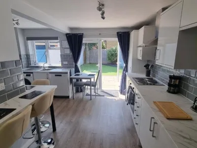 Kitchen/Dining area