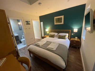 en suite bedroom